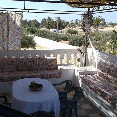 Aghīr Menzel Churasco Djerba מראה חיצוני תמונה