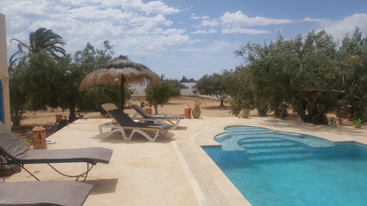 Aghīr Menzel Churasco Djerba מראה חיצוני תמונה